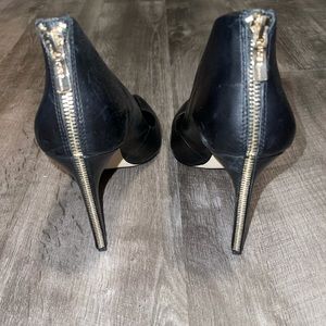 BCBGeneration zipper pump in 10.5